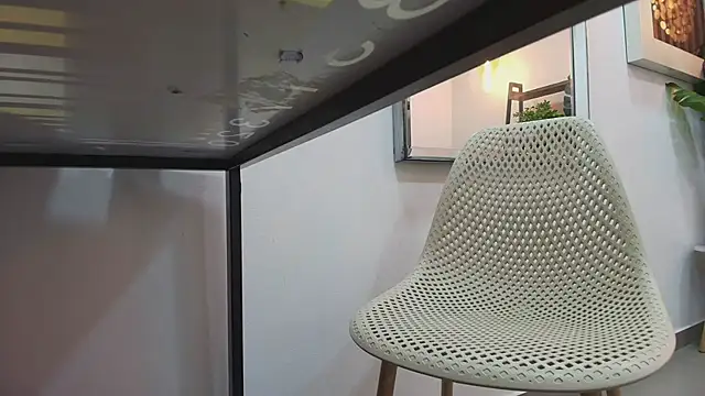 Snapshot of Coral_Lise chatting on 09/22/25, 11:01 Coral Lise online show from 09/22/25, 11:01