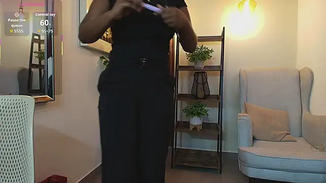 Snapshot of Coral_Lise chatting on 09/26/25, 11:14 Coral Lise online show from 09/26/25, 11:14