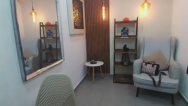 Snapshot of Coral_Lise chatting on 10/25/25, 11:07 Coral Lise online show from 10/25/25, 11:07