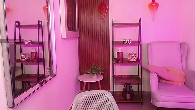 Snapshot of Coral_Lise chatting on 11/22/25, 11:09 Coral Lise online show from 11/22/25, 11:09