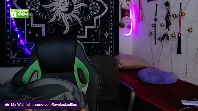 lovelockedlips online show from 12/17/25, 01:55