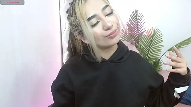 Malory tay1 online show from 09/23/25, 12:08