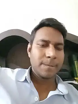 Snapshot of vikesh05 chatting on 11/23/25, 07:35 vikesh05 online show from 11/23/25, 07:35