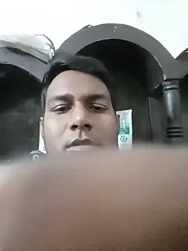 Snapshot of vikesh05 chatting on 11/27/25, 08:22 vikesh05 online show from 11/27/25, 08:22