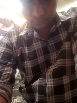 Snapshot of vikesh05 chatting on 05/17/26, 08:16 vikesh05 online show from 05/17/26, 08:16