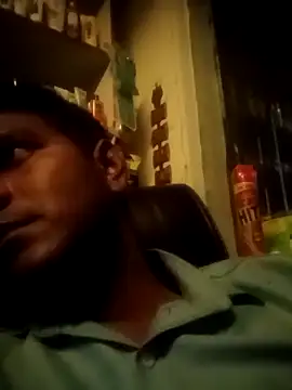 Snapshot of vikesh05 chatting on 05/23/26, 09:52 vikesh05 online show from 05/23/26, 09:52