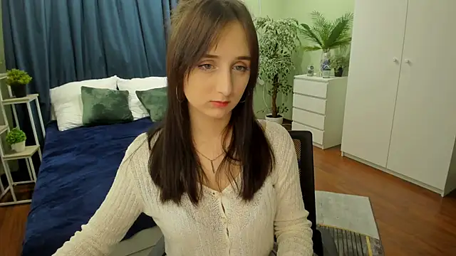 JulietMonli online show from 10/05/25, 07:12