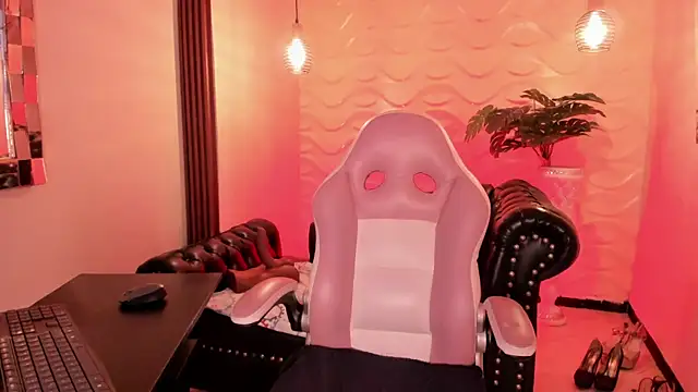 loress ass mature online show from 12/01/25, 11:37