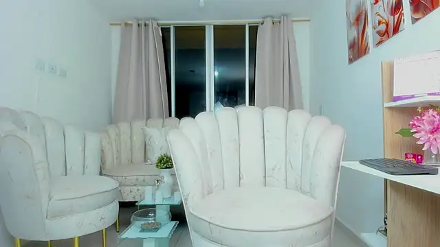 Snapshot of karol_f00x chatting on 10/06/25, 02:53 karol f00x online show from 10/06/25, 02:53