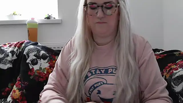 Snapshot of Sizzling_Indie36 chatting on 09/12/25, 12:38 Sizzling Indie36 online show from 09/12/25, 12:38