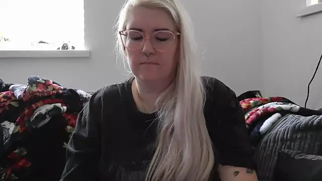 Snapshot of Sizzling_Indie36 chatting on 09/25/25, 09:24 Sizzling Indie36 online show from 09/25/25, 09:24