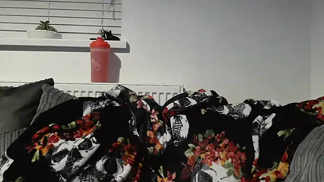 Snapshot of Sizzling_Indie36 chatting on 09/28/25, 12:27 Sizzling Indie36 online show from 09/28/25, 12:27