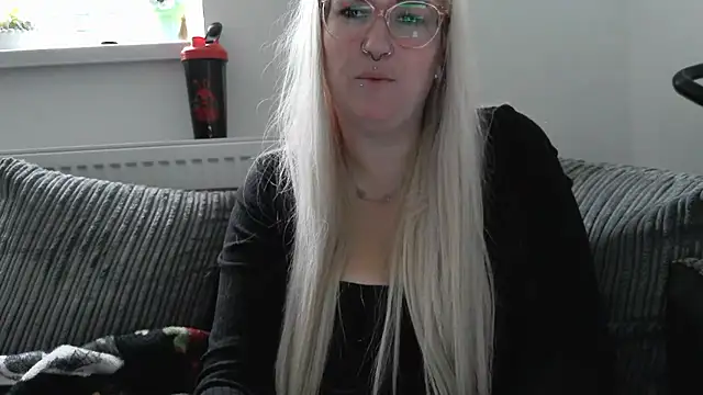 Snapshot of Sizzling_Indie36 chatting on 10/02/25, 08:10 Sizzling Indie36 online show from 10/02/25, 08:10