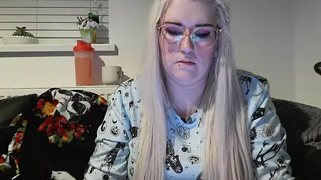 Snapshot of Sizzling_Indie36 chatting on 10/02/25, 08:27 Sizzling Indie36 online show from 10/02/25, 08:27