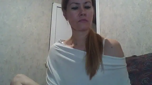 Eva Neon online show from 09/10/25, 04:18