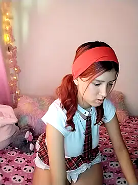 Snapshot of Sophie_joyy chatting on 10/07/25, 07:00 Sophie joyy online show from 10/07/25, 07:00