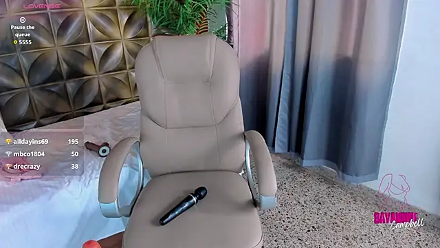 Dayanne campbelll online show from 01/11/26, 02:11