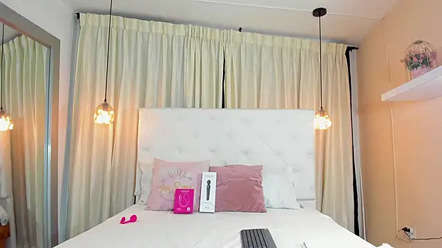 Molly h0t online show from 05/15/26, 12:56