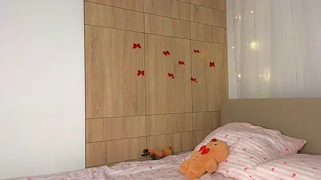 Snapshot of minigirl chatting on 02/26/26, 04:17 minigirl online show from 02/26/26, 04:17