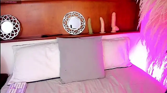 Snapshot of Eimmy_bm chatting on 03/21/25, 09:23 Eimmy bm online show from 03/21/25, 09:23