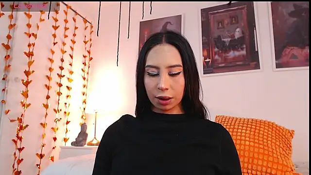 Valen ross  online show from 10/06/25, 09:12