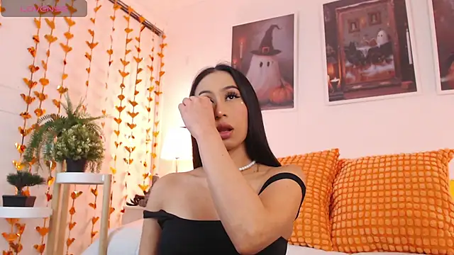 Valen ross  online show from 10/11/25, 11:36