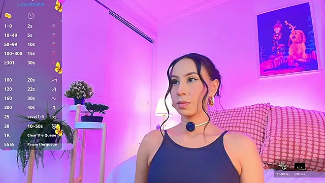 Snapshot of Valen_ross_ chatting on 01/07/26, 10:23 Valen ross online show from 01/07/26, 10:23