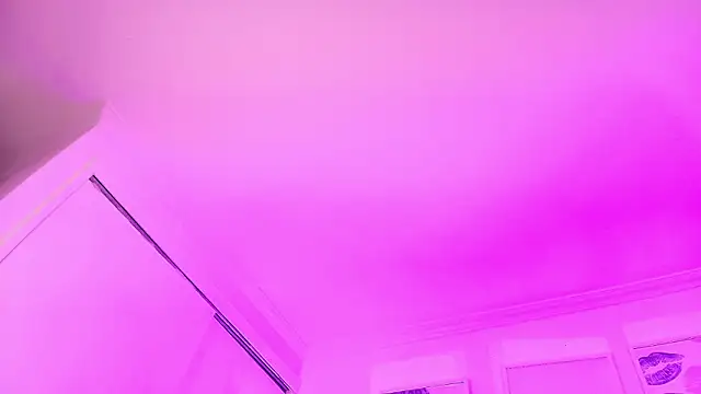 Snapshot of Valen_ross_ chatting on 02/06/26, 09:18 Valen ross online show from 02/06/26, 09:18