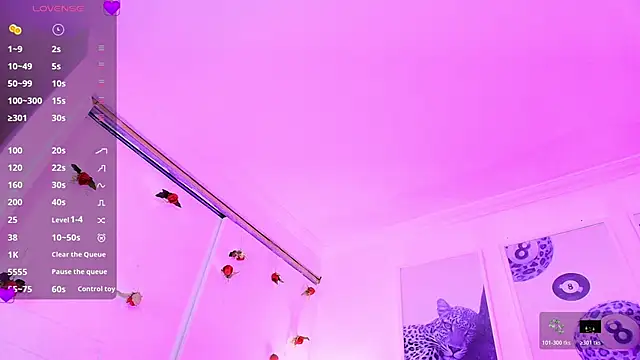 Snapshot of Valen_ross_ chatting on 02/16/26, 10:17 Valen ross online show from 02/16/26, 10:17