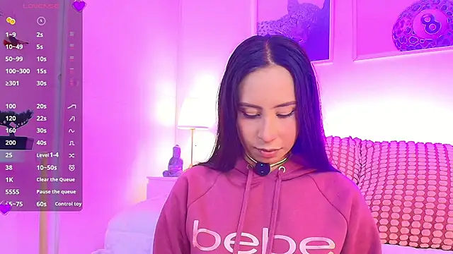 Snapshot of Valen_ross_ chatting on 02/26/26, 10:42 Valen ross online show from 02/26/26, 10:42