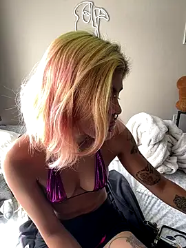 Snapshot of Harley_cams chatting on 10/14/25, 04:52 Harley cams online show from 10/14/25, 04:52
