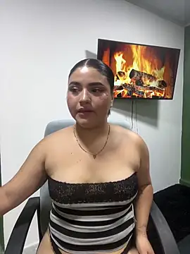 Snapshot of pareja_curiosa19 chatting on 05/18/26, 10:26 pareja curiosa19 online show from 05/18/26, 10:26