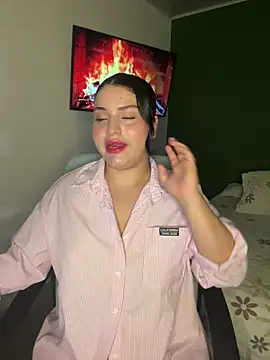 Snapshot of pareja_curiosa19 chatting on 05/27/26, 01:24 pareja curiosa19 online show from 05/27/26, 01:24