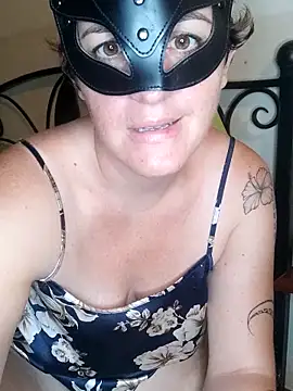 emiliemilf online show from 11/11/25, 07:52