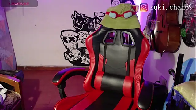 Snapshot of Sukychan_ chatting on 09/11/25, 11:43 Sukychan online show from 09/11/25, 11:43