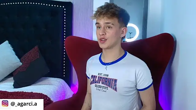 LiamWildx20 online show from 09/30/25, 05:01