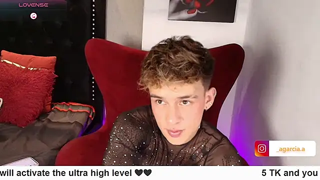 LiamWildx20 online show from 10/21/25, 12:33