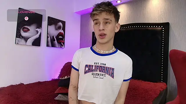 LiamWildx20 online show from 11/21/25, 05:06