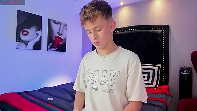 LiamWildx20 online show from 02/22/26, 06:46