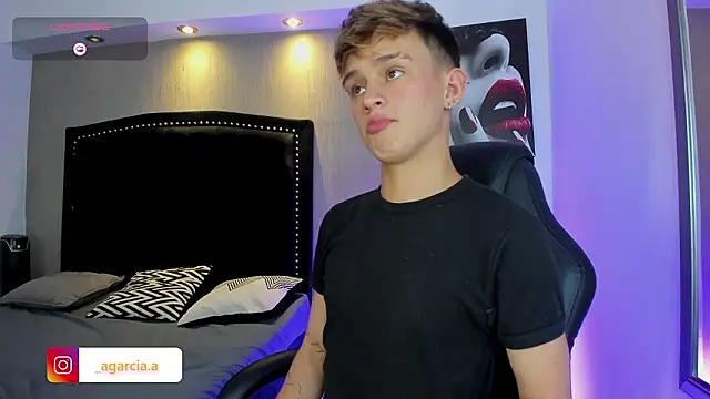 LiamWildx20 online show from 03/28/26, 04:56