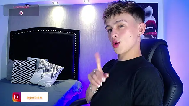 LiamWildx20 online show from 04/09/26, 04:45