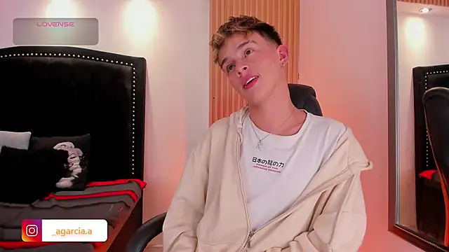 LiamWildx20 online show from 04/24/26, 04:15