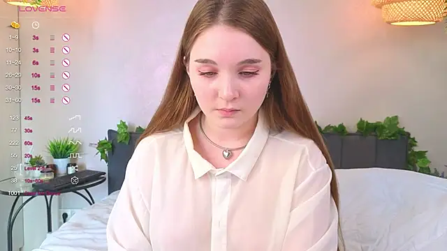 Snapshot of ConstanceHelms chatting on 09/22/25, 05:09 ConstanceHelms online show from 09/22/25, 05:09