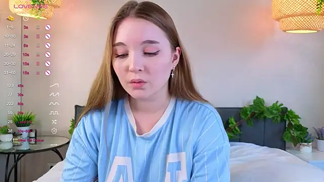 Snapshot of ConstanceHelms chatting on 10/10/25, 05:06 ConstanceHelms online show from 10/10/25, 05:06