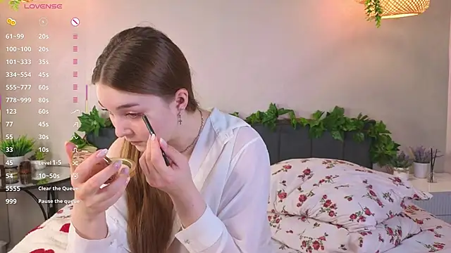 Snapshot of ConstanceHelms chatting on 11/10/25, 05:06 ConstanceHelms online show from 11/10/25, 05:06