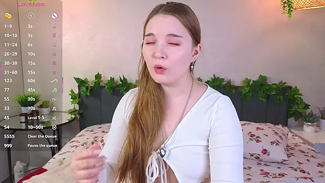 Snapshot of ConstanceHelms chatting on 11/17/25, 05:02 ConstanceHelms online show from 11/17/25, 05:02