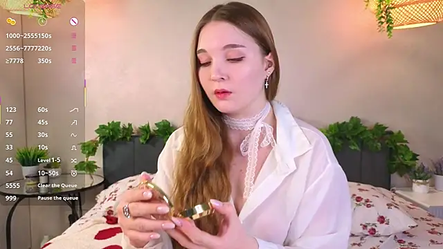 Snapshot of ConstanceHelms chatting on 11/28/25, 05:32 ConstanceHelms online show from 11/28/25, 05:32