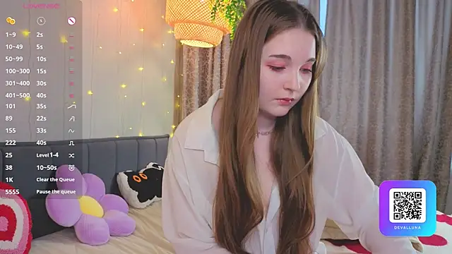 ConstanceHelms online show from 04/10/26, 05:12