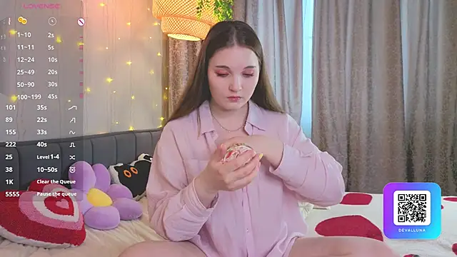 ConstanceHelms online show from 04/20/26, 05:10