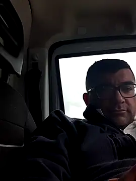 Snapshot of Maurzio@xh chatting on 09/26/25, 12:20 Maurzioxh online show from 09/26/25, 12:20